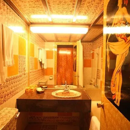 Ii Boutique بافوس